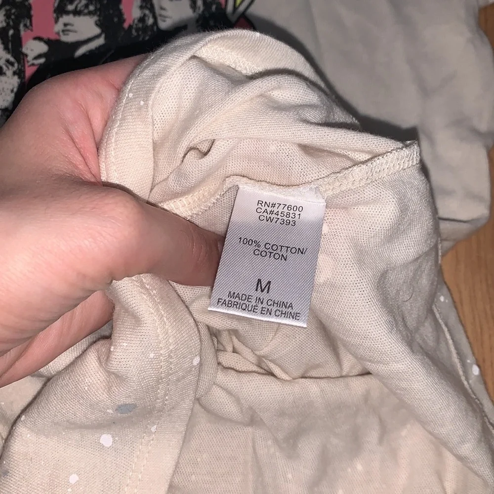 Chaser | Def Leppard World Tour Splattered Band Tee Size M Cream - Picture 8 of 8